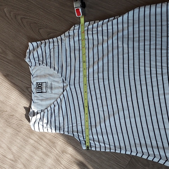 Luxe Essentials large sleeveless black white tank - Picture 7 of 8